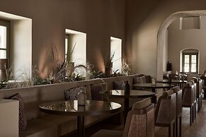 The Olivar Suites
