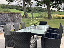 Darris Farmhouse