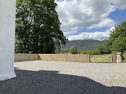 Darris Farmhouse
