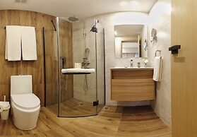 Regatta Living Hotel