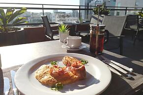 Regatta Living Hotel