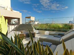 Regatta Living Hotel