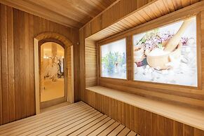 Maxi Park Hotel & Spa