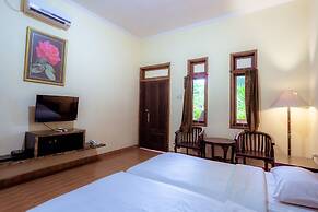 Hotel Mahkota Plengkung