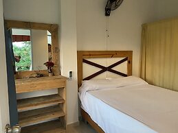Quiet Studio - Apartment 4 in Villa Coconut