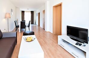 Sunny Beach Retreat - 2-bedroom Apartment