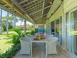 Sungai Tinggi Beach Villa