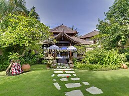 Sungai Tinggi Beach Villa