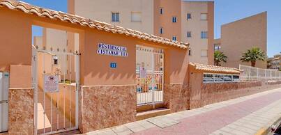 Apt - Sleeps 4 - Balcony - Communal Pool