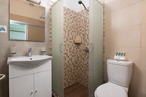 Marikas Deluxe Rooms
