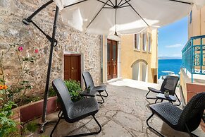 Marikas Deluxe Rooms
