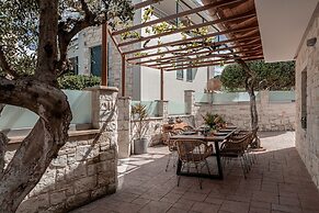 Antonia Blue Villa
