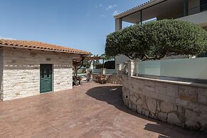 Antonia Blue Villa