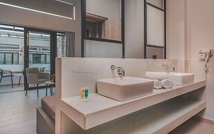 Cavo Suites