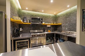 Joint Boutique Hotel