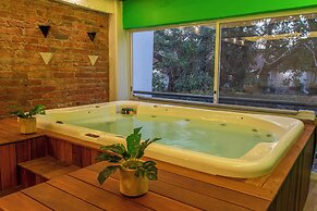 Joint Boutique Hotel