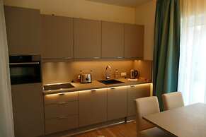 Meyn's Apartments & Hotel