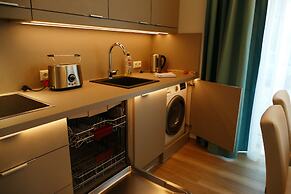 Meyn's Apartments & Hotel