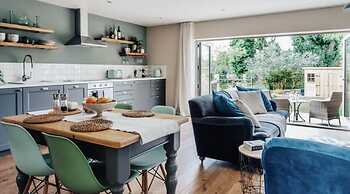 Cotswold Lodge