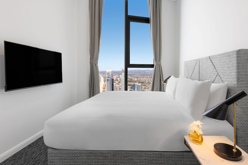 Meriton Suites Surfers Paradise