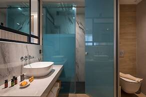 Hyperion City Hotel