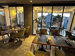 Hyperion City Hotel