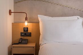 Hyperion City Hotel