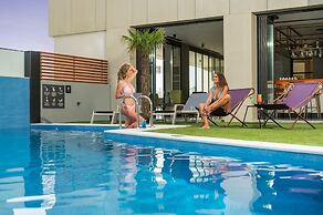 Hyperion City Hotel