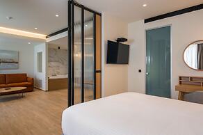 Hyperion City Hotel