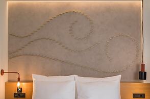 Hyperion City Hotel
