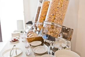 Bloom Hotel Juhu