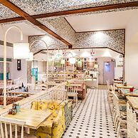 Bloom Hotel Juhu