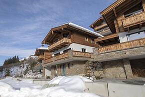 Alpine Chalet With Ski-in Access