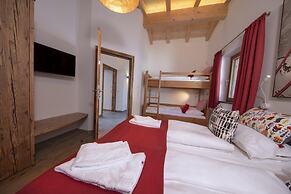 Alpine Chalet With Ski-in Access