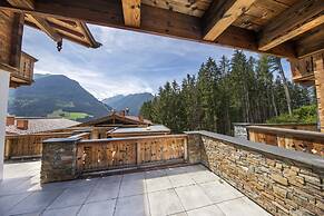 Alpine Chalet With Ski-in Access