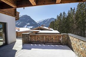 Alpine Chalet With Ski-in Access