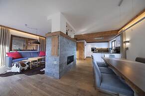 Alpine Chalet With Ski-in Access