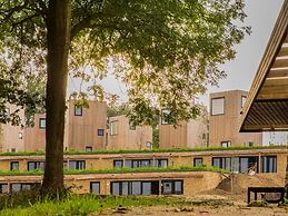 Spacious Lodge, 2 Bathrooms, Near Maastricht
