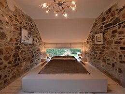 Stylish Stay With Pool, Jalhay