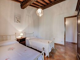 Varna Charm: Tuscan Getaway