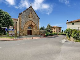 Varna Charm: Tuscan Getaway