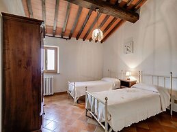Varna Charm: Tuscan Getaway