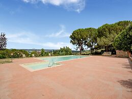 Varna Charm: Tuscan Getaway