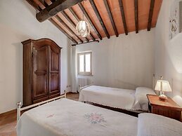 Varna Charm: Tuscan Getaway