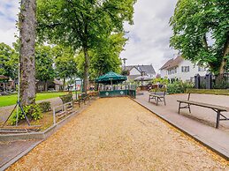 Scenic Escape With Garden