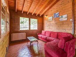Belvilla by OYO Hillside Villa With Pool