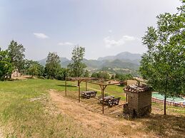 Belvilla by OYO Hillside Villa With Pool