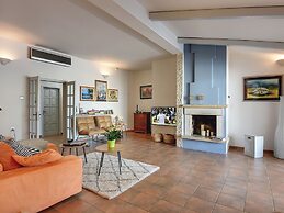 Villa in Stinjan With Pool and Sea View