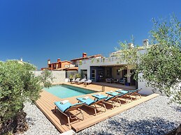 Villa in Stinjan With Pool and Sea View