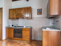 Spacious Tuscany Retreat